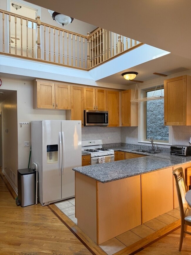 Building Photo - 2645 W Haddon Ave