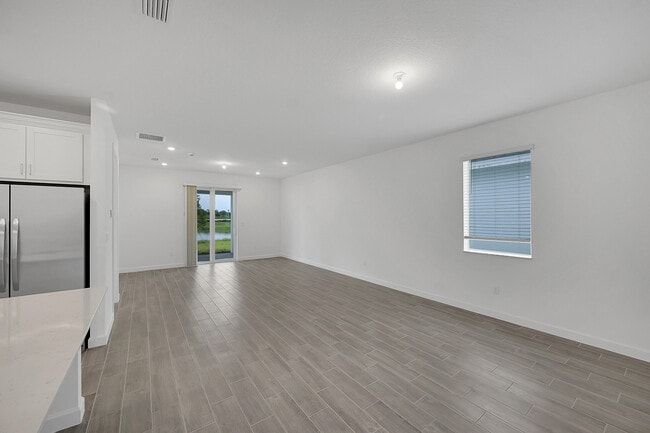 Building Photo - 3550 Angler Dr