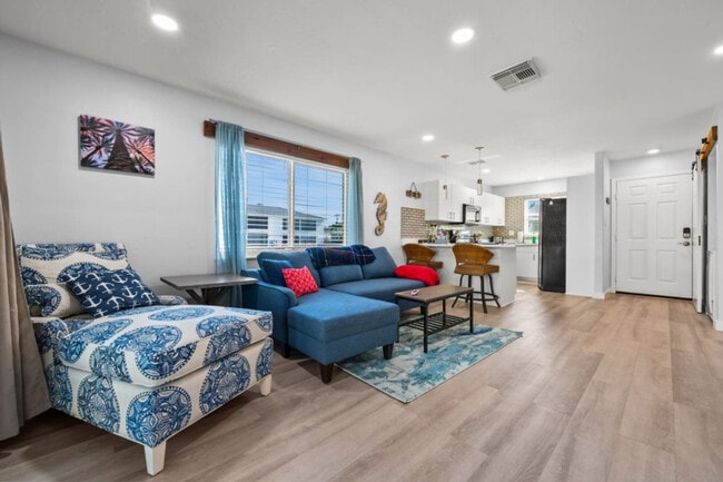 Building Photo - 1019 SE 40th St