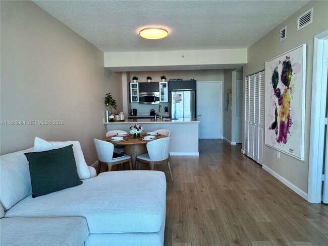 Building Photo - 333 NE 24th St