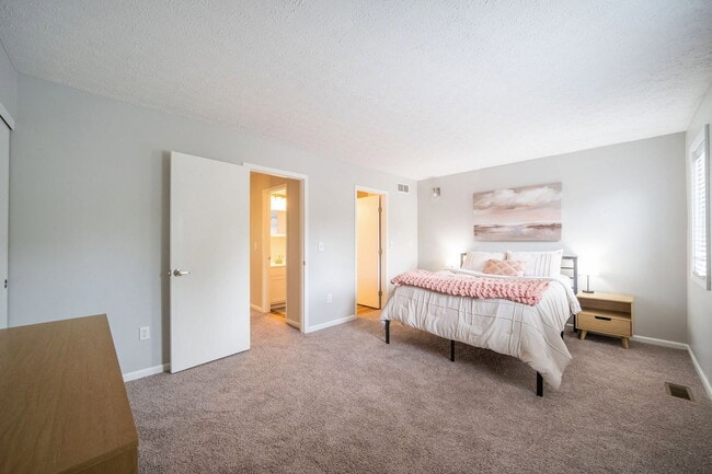 Building Photo - 3136 Griggsview Ct