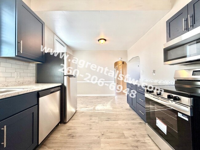 Building Photo - 3209 Fairfield Ave