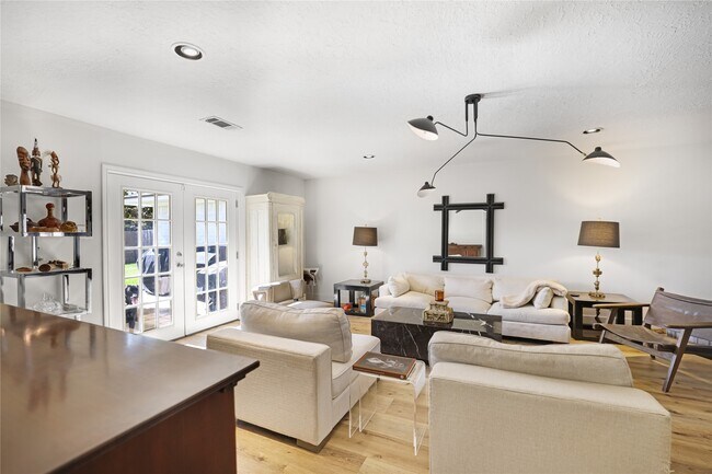 Building Photo - 5503 Cheshire Ln