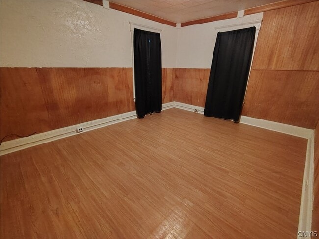 Building Photo - 147 E Matson Ave