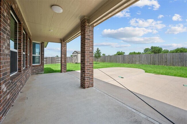 Building Photo - 14014 Phelps Dr