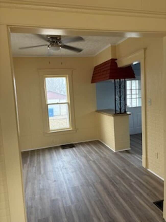 Building Photo - 3 BR house, garage, fenced yard