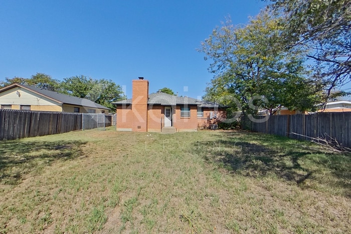 Building Photo - 5117 SW 16th Ave