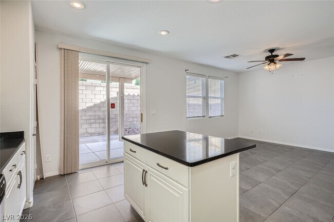 Building Photo - 11783 Red Water Ct