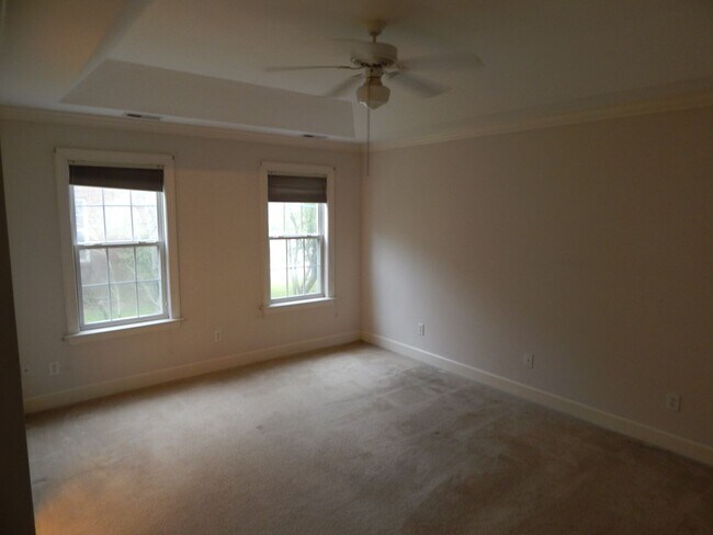 Building Photo - 3 Bedroom 2 bath in The Cape- Community Pool.