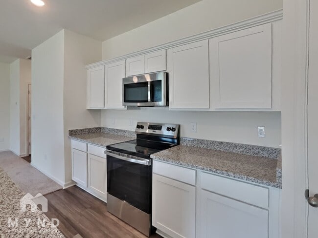 Building Photo - 1128 Centerview Dr