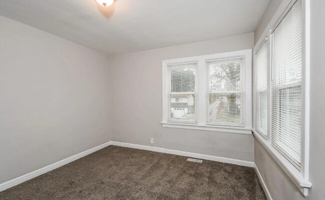 Bedroom #2 - 3701 Viking Ave