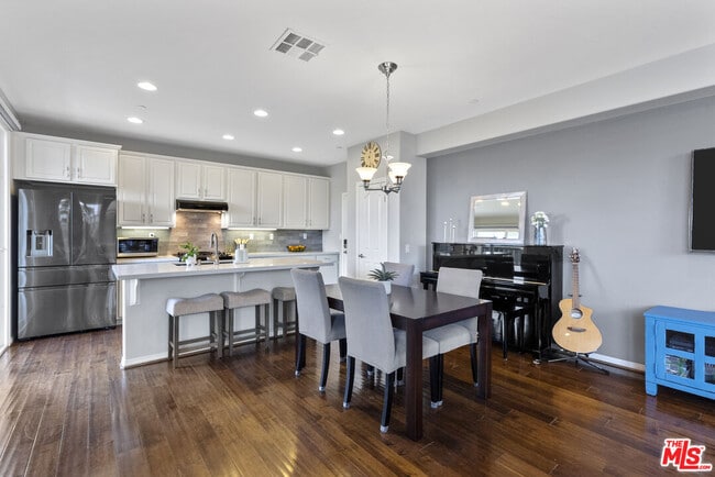 Building Photo - 28285 N Via Sonata Dr