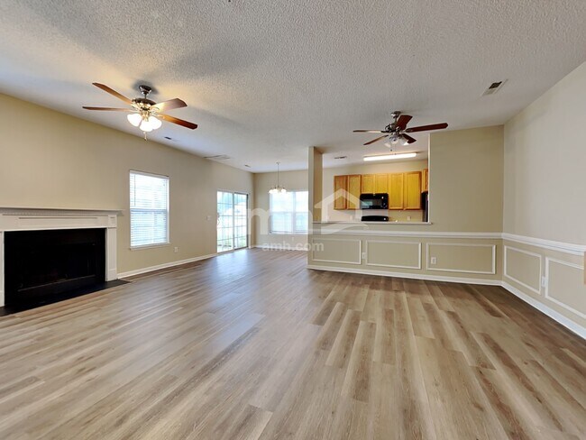 Building Photo - 318 Sunburst Way