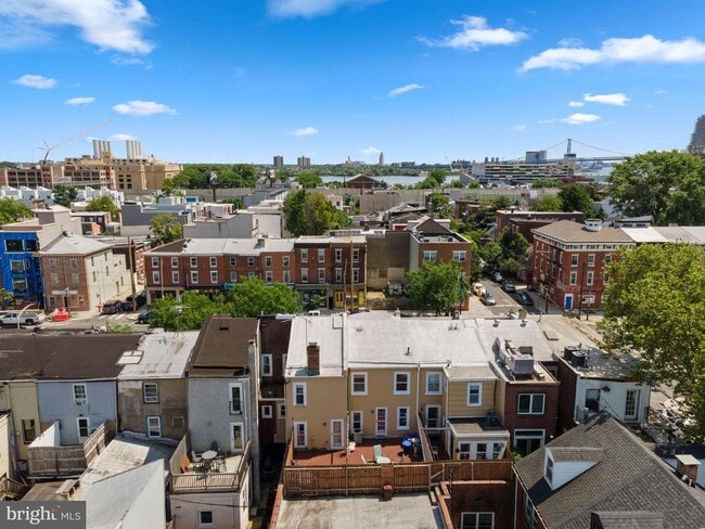 Building Photo - 309 E Girard Ave