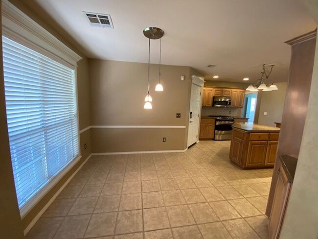 Building Photo - 3 Bed, 2 Bath + Office | Jenks, OK | $2200...