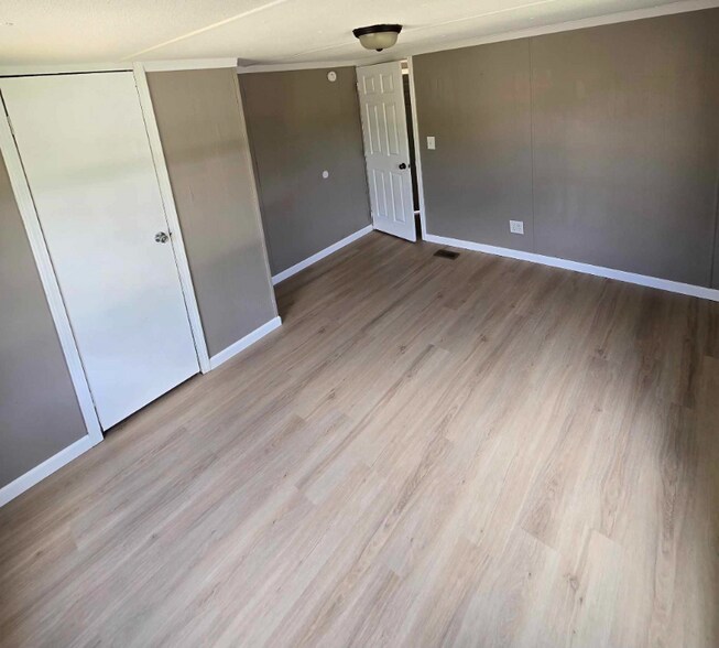 Building Photo - 48 Haney Park