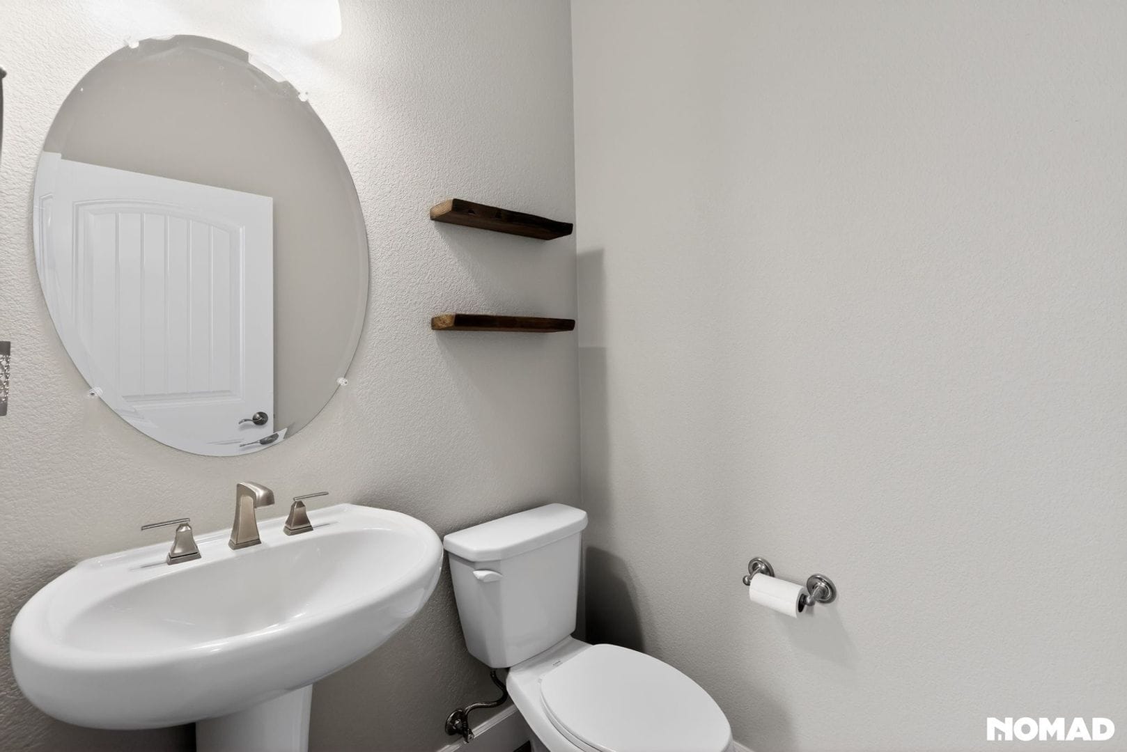 Building Photo - 15627 Kitchener Way