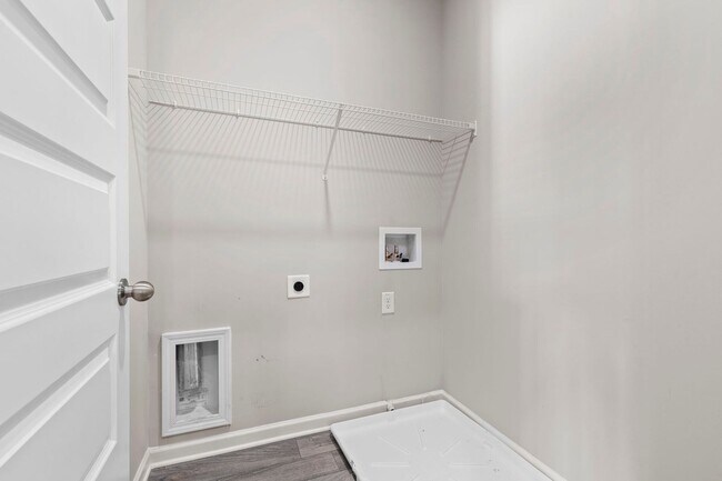 Building Photo - Immaculate, Upgraded Home with Custom Features and Spacious Outdoor Living