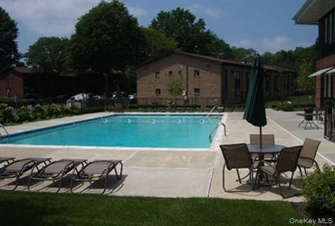 Building Photo - 5 Brevoort Dr