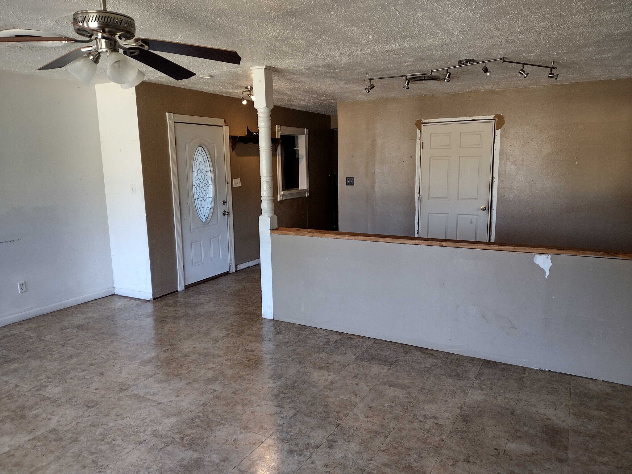 Building Photo - 1210 Cedar Dr
