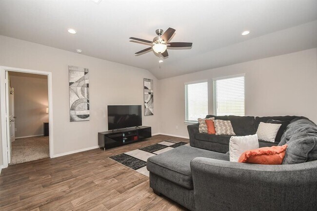 Building Photo - 21602 Victoria Harbor Dr