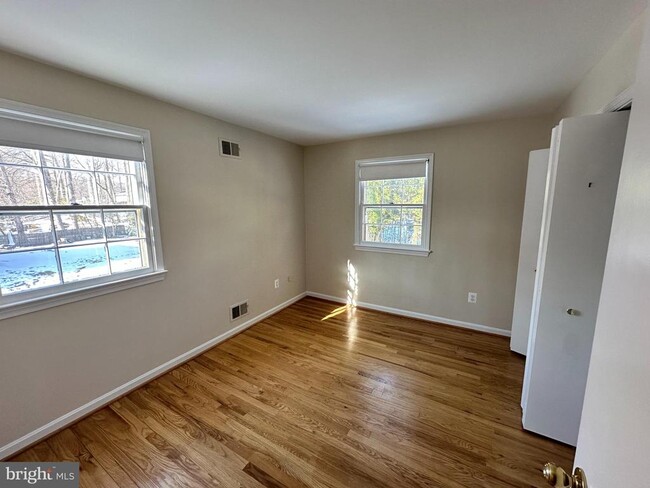 Building Photo - 4405 Bel Pre Rd