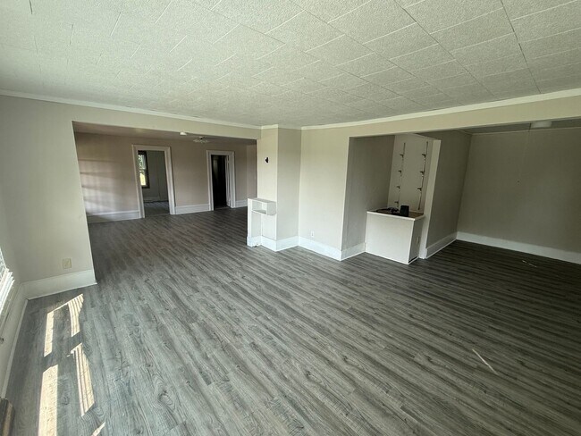 Building Photo - Country Comfort in Fort Atkinson