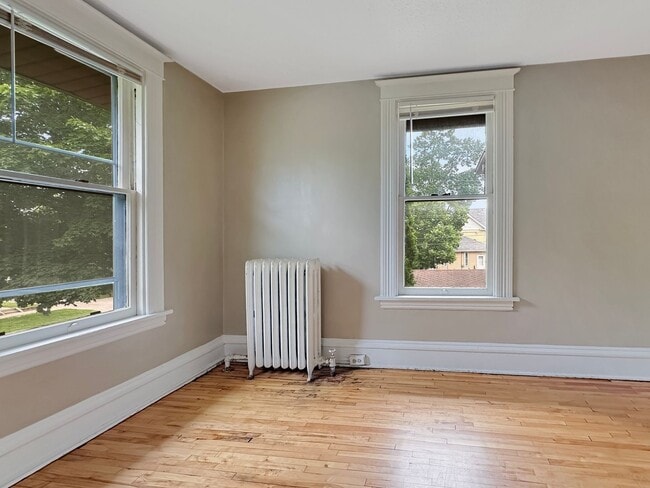 Building Photo - 3103 Dupont Ave S