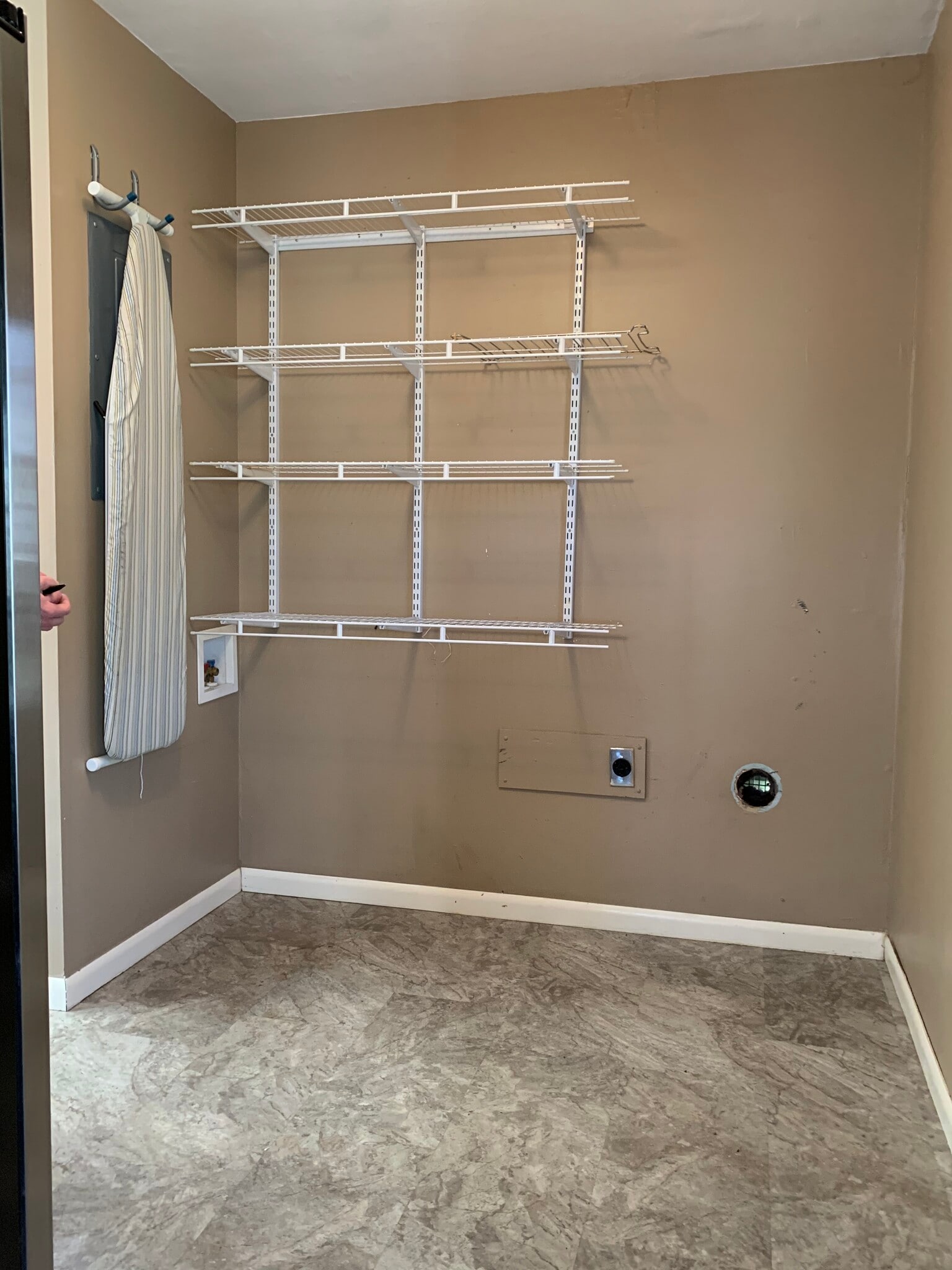 Building Photo - 411 E Spencer Dr