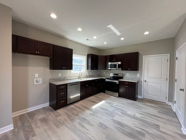 Building Photo - New Construction three bedroom in Plum Spr...