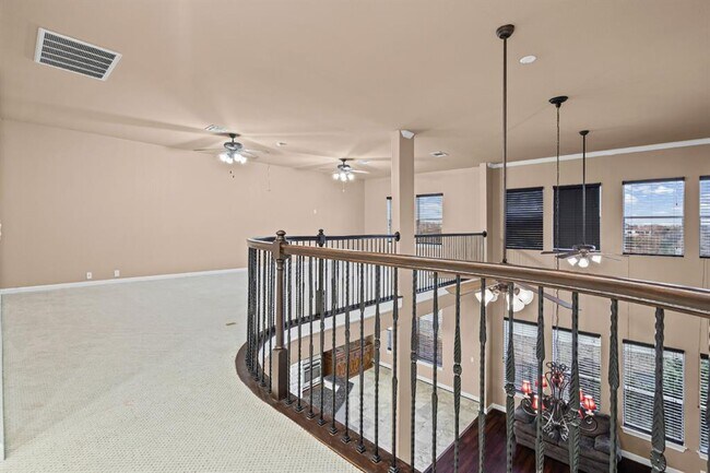 Building Photo - 334 Blazing Star Dr