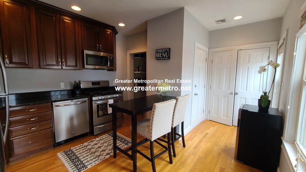 Building Photo - 116 M St