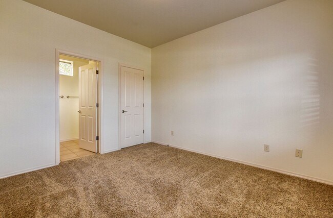 Building Photo - 221 Spring St