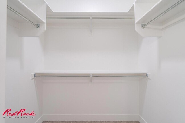 Building Photo - Pet Friendly 2 Bedroom Condo in Desert Color!
