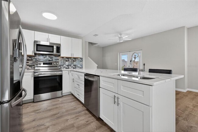 Building Photo - 4362 Tyler Cir N