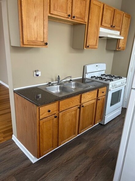 Building Photo - 701 W Garfield Blvd