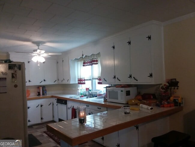 Building Photo - 101 Turner St