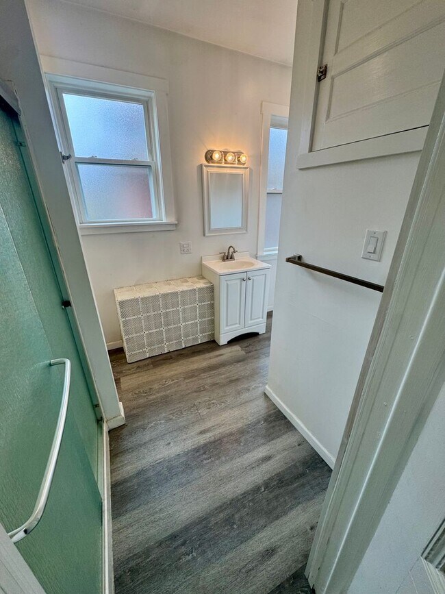 Building Photo - 1939 Crafton Blvd