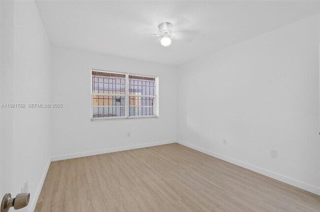 Building Photo - 1572 NW 2nd St