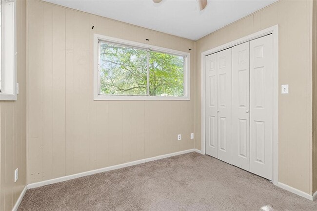 Building Photo - 4967 Lazy Ln