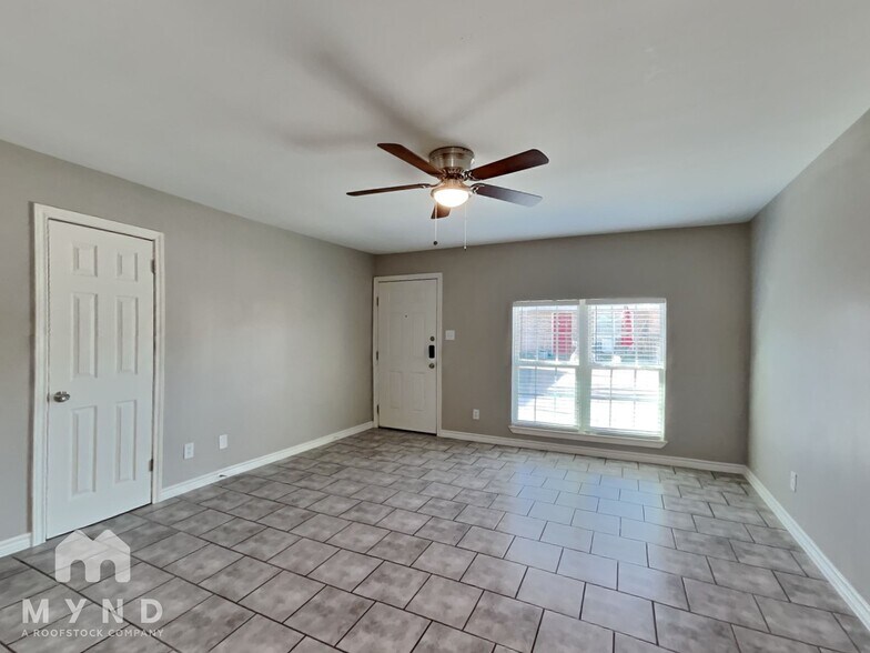 Building Photo - 1701 Cardinal Dr