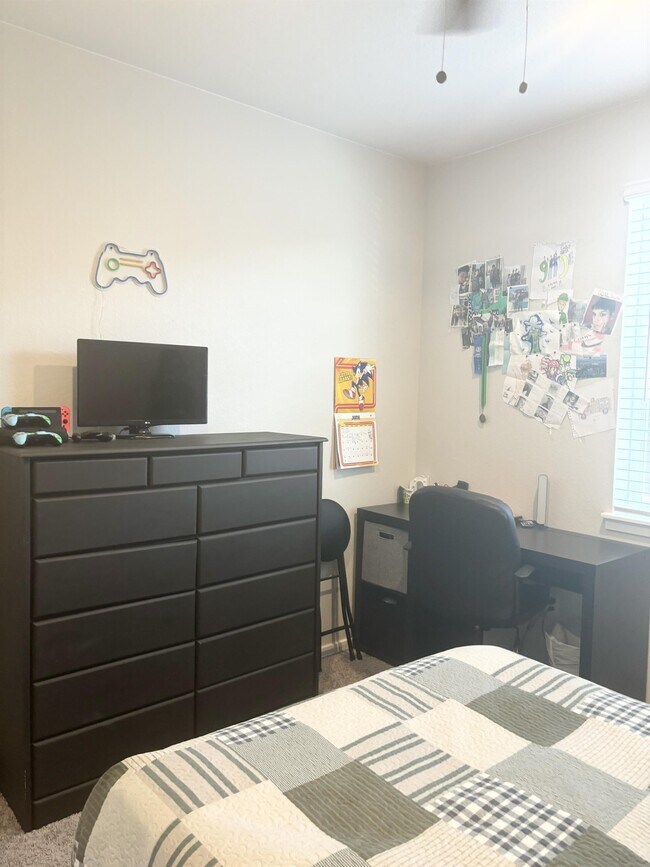 Building Photo - 23600 E 41st Ave