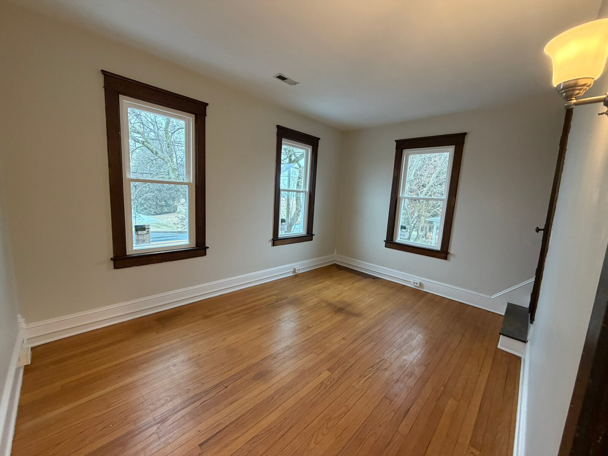 Building Photo - 2320 Rock Spring Rd