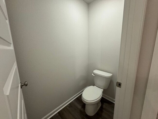 Building Photo - Pensacola - Deer Run - 4 bed, 2 bath w/ co...