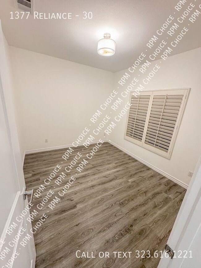 Building Photo - 1377 Reliance-30