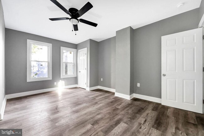 Building Photo - 606 S 52nd St