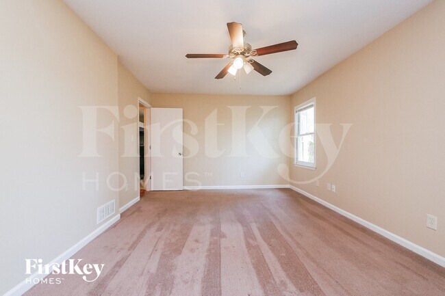 Building Photo - 1701 Underwood Dr SE