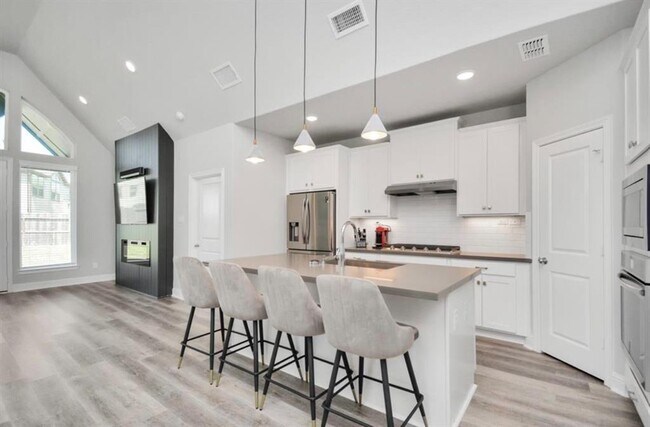 Building Photo - 8707 Morris Wds Dr