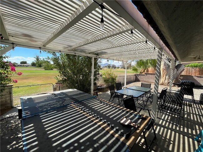 Building Photo - 2677 Country Club Dr