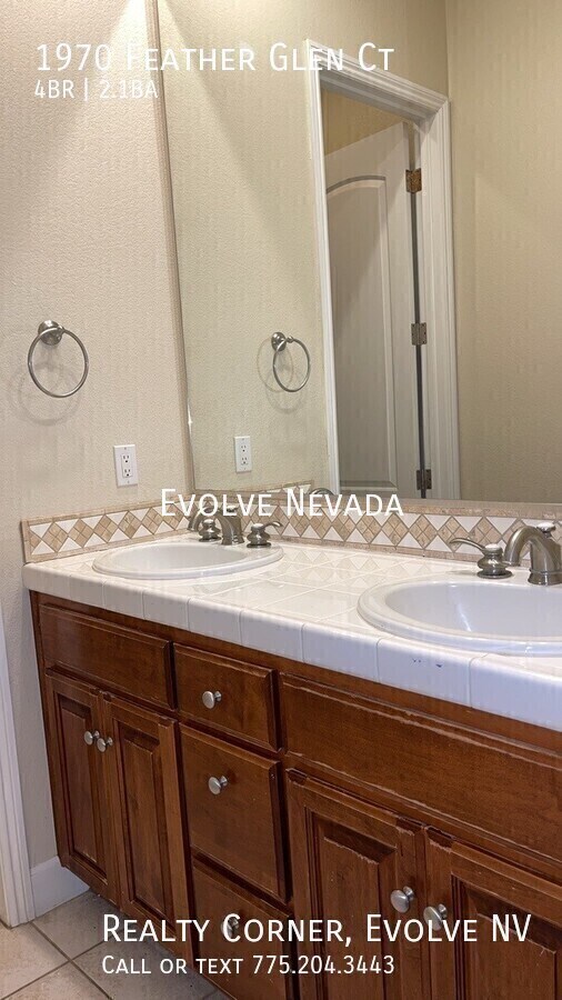 Building Photo - 1970 Feather Glen Ct